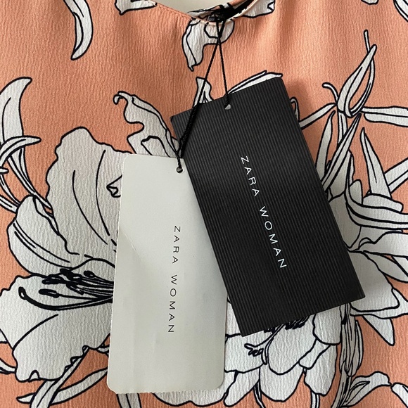 Zara peach and white floral tank top. Size Small - Picture 5 of 6